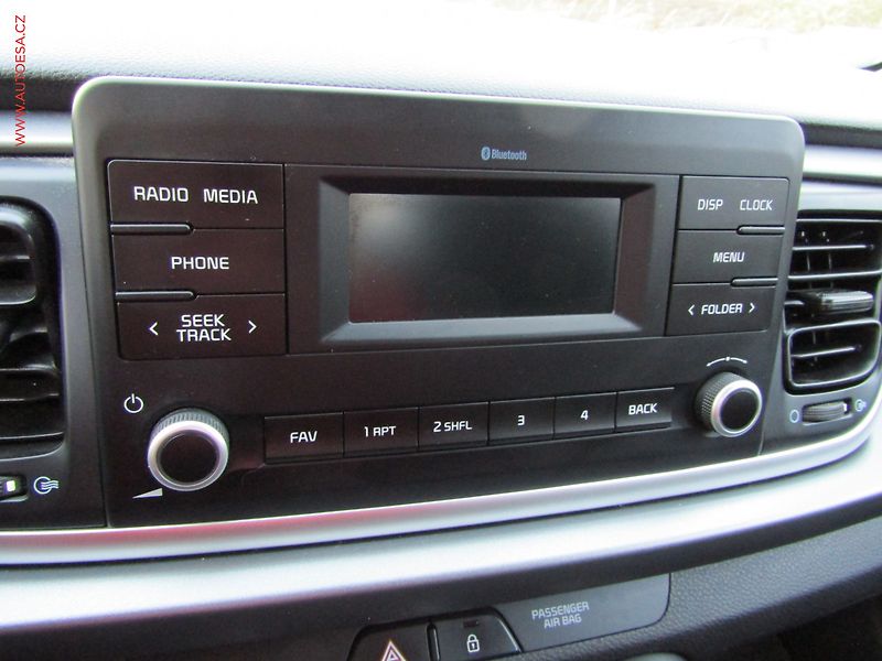 Kia Rio (2022) 1.2i, ČR, AC - fotka 11 z 16