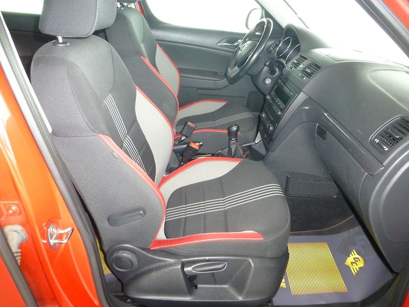Škoda Yeti (2014) 1,2TSI*MONTE CARLO**77KW*TAŽNÉ - fotka 17 z 24