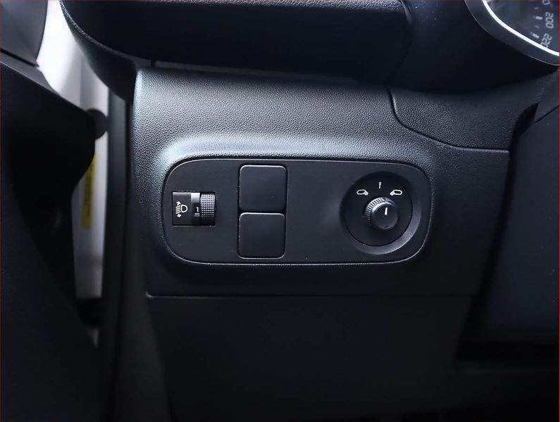 Citroën C3 (2021) 1.2 PureTech, Serv.kniha - fotka 17 z 18