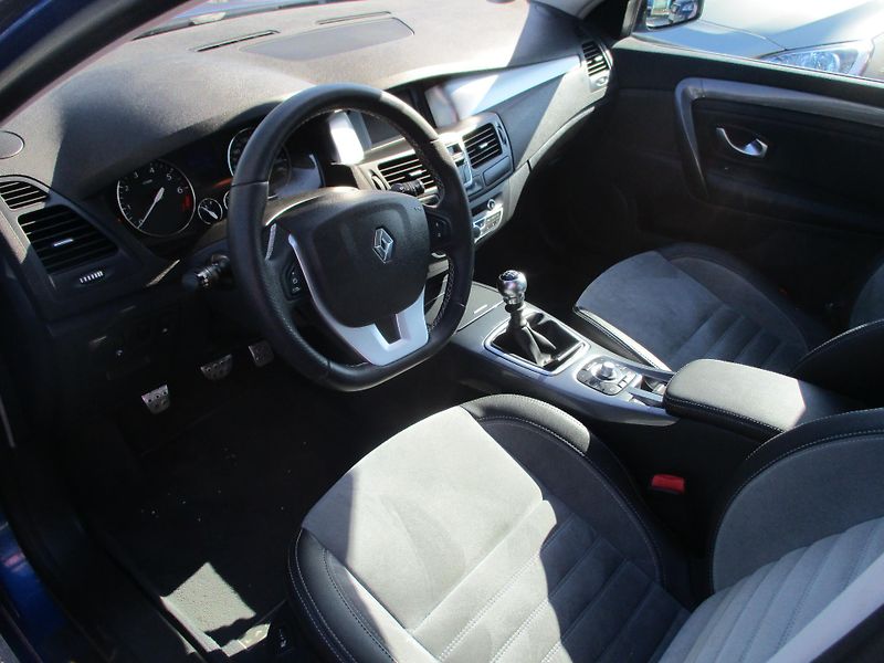 Renault Laguna (2009) 2,0 T - fotka 10 z 11