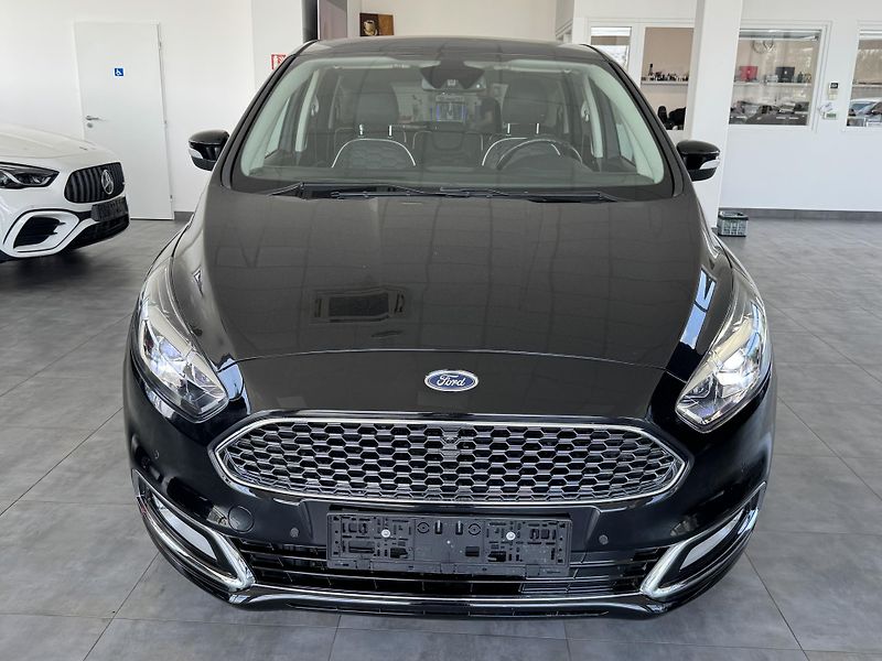 Ford S-MAX (2017) 2,0SCTi AUT. VIGNALE 7.MÍST - fotka 2 z 33