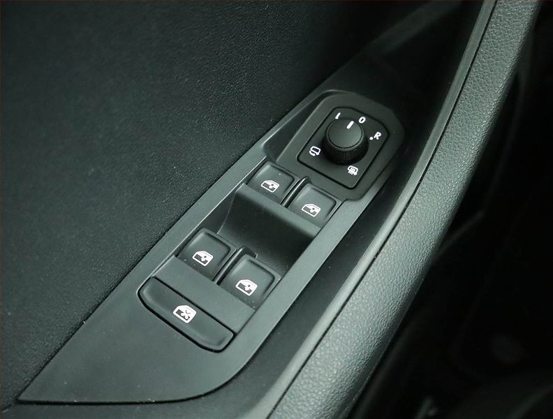 Škoda Karoq (2024) 2.0 TDI - fotka 17 z 17