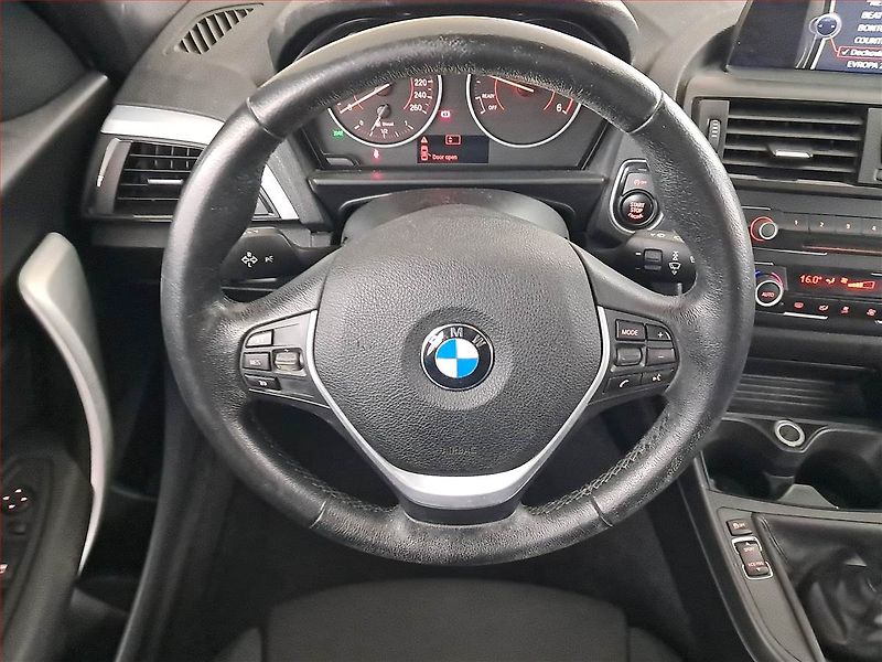 BMW Řada 1 (2013) 120d xDrive, 4X4, Tempomat - fotka 21 z 21