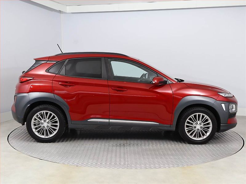 Hyundai Kona (2018) 1.0 T-GDI, Kůže, Tempomat - fotka 6 z 19