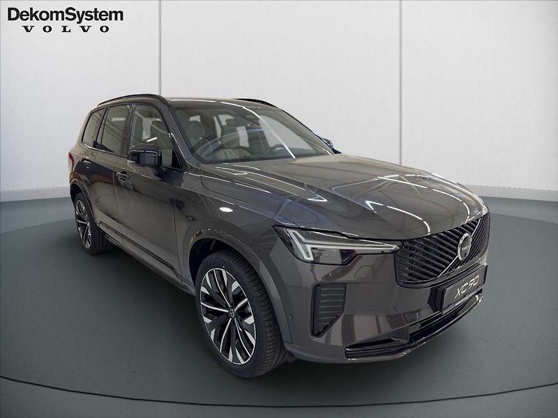 Volvo XC90 (2025) 2,0 B5 AWD Dark Plus 2132 - fotka 2 z 15