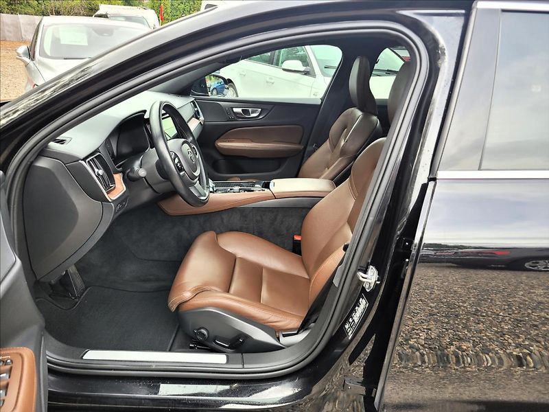 Volvo V60 2,0 T6 ,AWD,Inscription,kůže - fotka 9 z 50