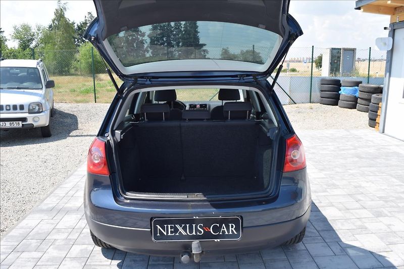 Volkswagen Golf 1,4 i 59KW NOVÁ STK ALU KLIMA - fotka 23 z 46