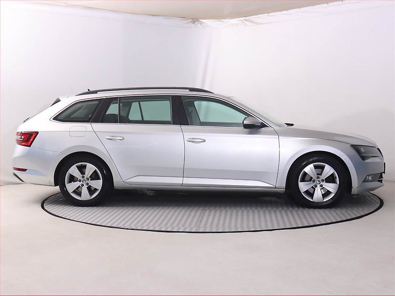 Škoda Superb (2016) 2.0 TDI, Bi-Xenony, Tempomat - fotka 6 z 21