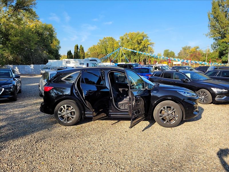 Ford Kuga 2,0 D,ST-line,led,kůže - fotka 18 z 50