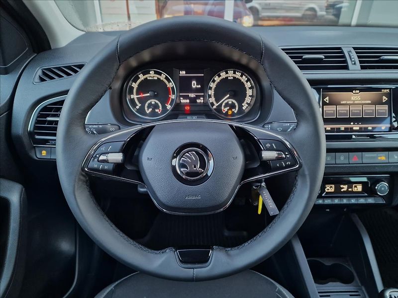 Škoda Fabia 1.0TSI Tour, původ ČR, 1.Maj. - fotka 21 z 49