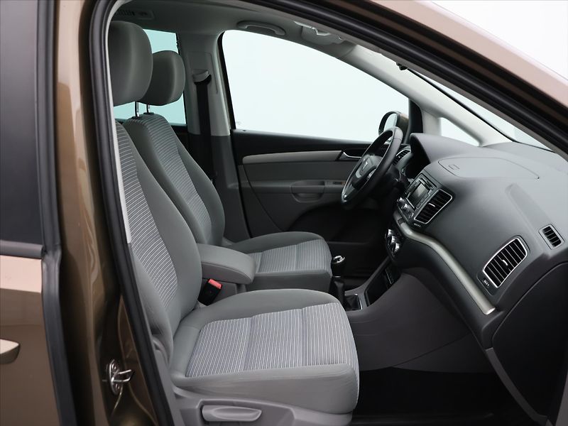 Seat Alhambra 2,0 TDI 103 kW 4DRIVE Panorama - fotka 12 z 38