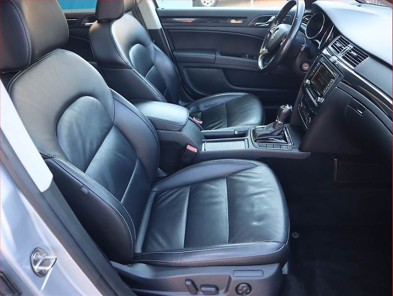 Škoda Superb (2013) Laurin&Klement 2.0 TDI - fotka 9 z 21
