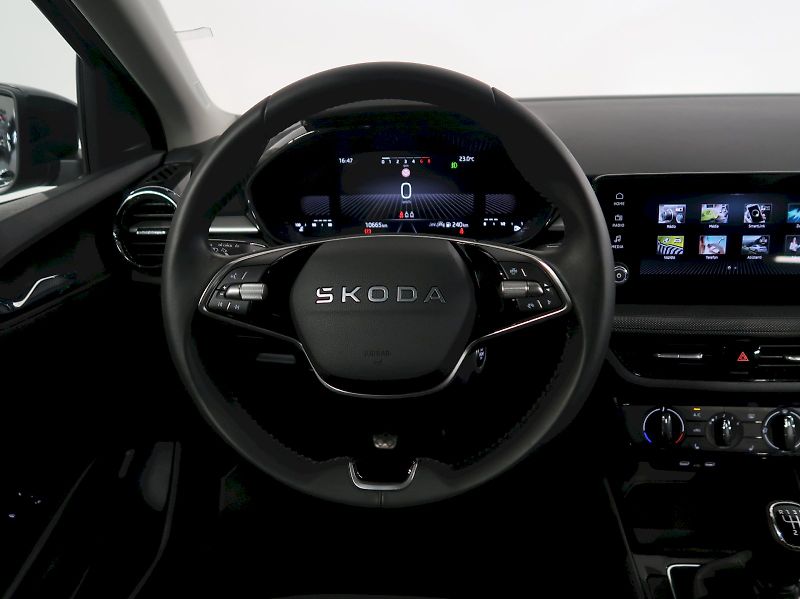 Škoda Fabia (2025) SELECTION 1.0 MPI 59KW - fotka 16 z 38