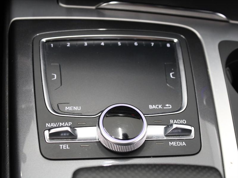 Audi Q7 3,0 TDi 200kW S-line 7-míst ČR - fotka 25 z 29