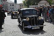 Stovka nablýskaných motocyklů a automobilů předválečné a meziválečné éry vyrazila v neděli z Horního náměstí v Přerově na spanilou jízdu regionem. Nejstarší účastnicí byla 88letá Libuše Šulcová. Vyrazila na motocyklu BSA 770 se sidecarem z roku 1928.