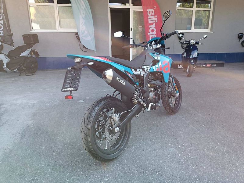 Aprilia SX 125 (2026) Tarantula Blue - fotka 7 z 10