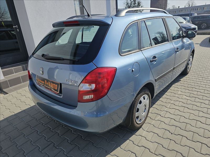 Škoda Fabia II 1,2TSi 63KW CLASIC KLIMA - fotka 6 z 38