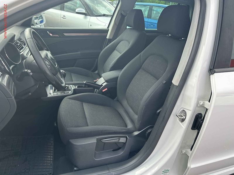 Škoda Superb (2014) 2.0 TDi, ČR, Bixen, autoAC - fotka 9 z 16