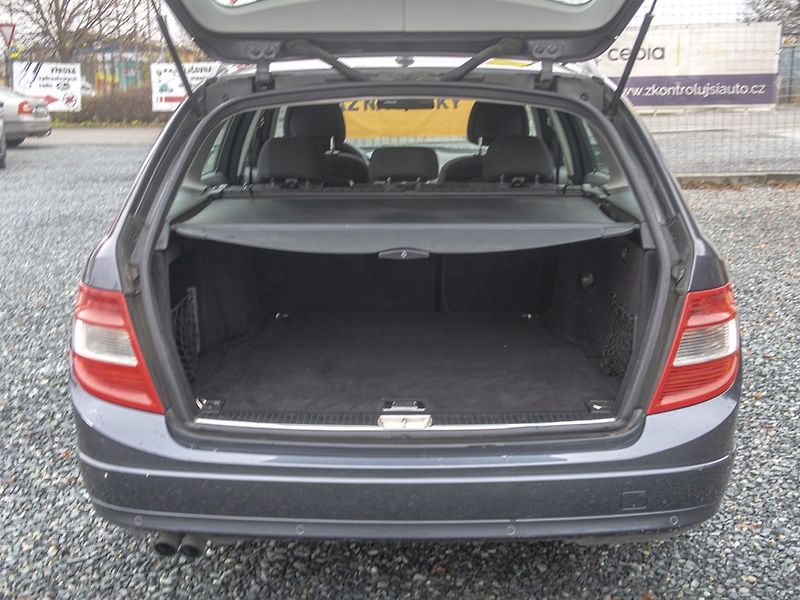 Mercedes-Benz Třídy C (2009) 200CDI man – 2x ALU kola - fotka 38 z 46