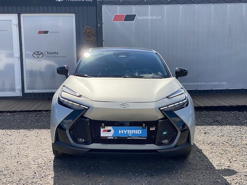 Toyota C-HR 2.0HEV, ČR, GR Sport, 4x4 - fotka 3 z 16