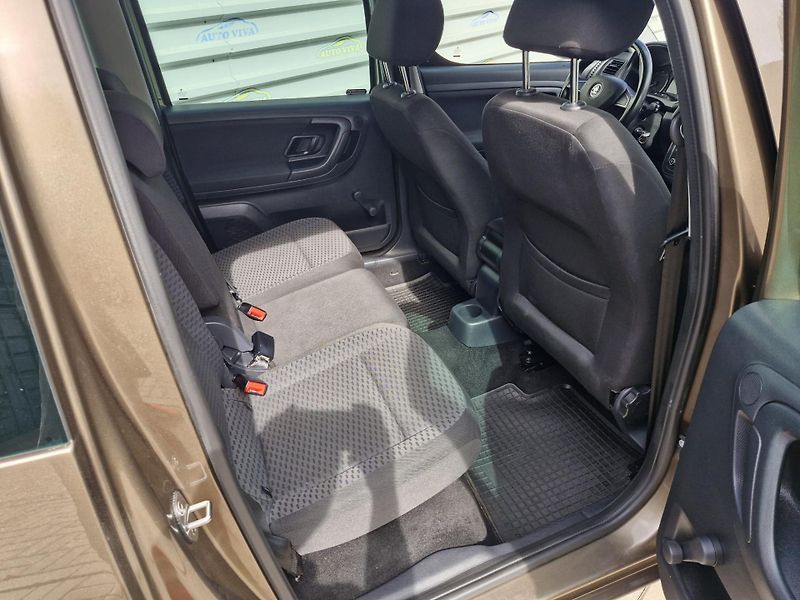 Škoda Roomster 1,2TSi 63kW,ČR,Tempomat,TZ - fotka 12 z 37