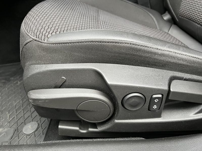 Opel Insignia (2015) 2.0 CDTi, NOVÉ ČR - fotka 29 z 33