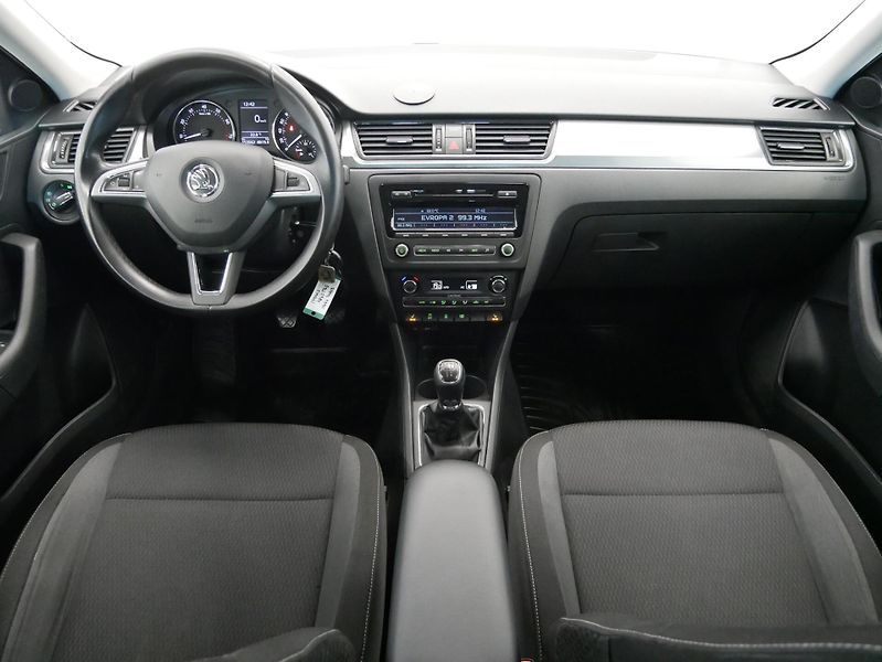 Škoda Rapid - fotka 5 z 25