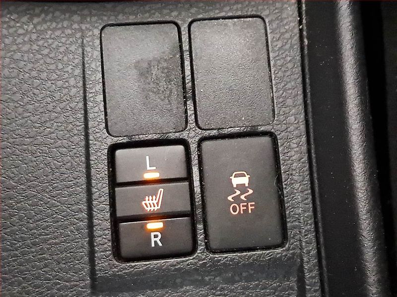 Toyota Yaris (2017) 1.33 Dual VVT-i, ČR,1.maj - fotka 15 z 17
