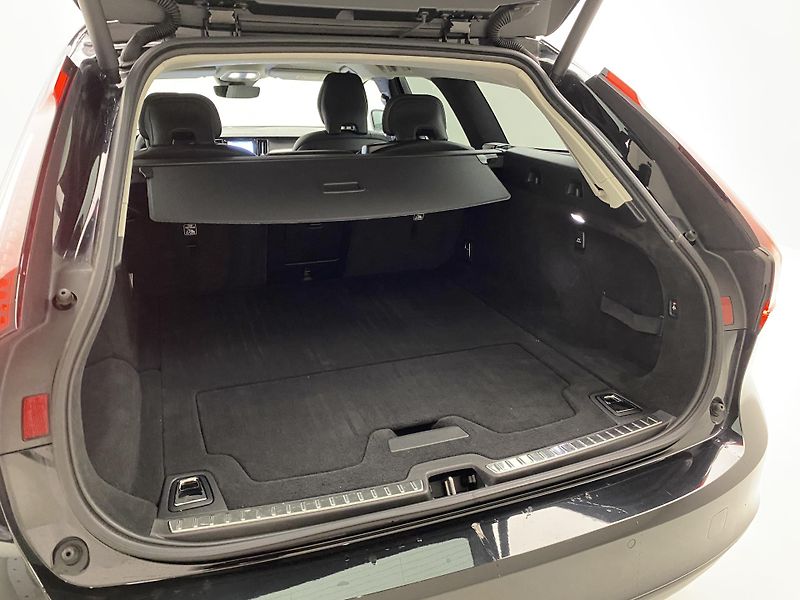 Volvo V90 T6 AWD PLUG-IN DARK PLUS AUT - fotka 6 z 59
