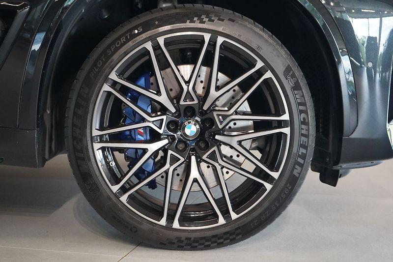 BMW X5 M Competition, Tažné,Ventilace - fotka 7 z 50