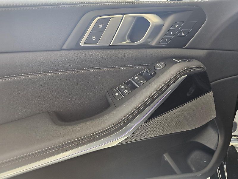 BMW X5 xDrive 30d - fotka 15 z 36