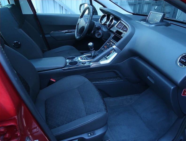 Peugeot 3008 (2014) 2.0 HDi, Serv.kniha, Navi - fotka 9 z 15