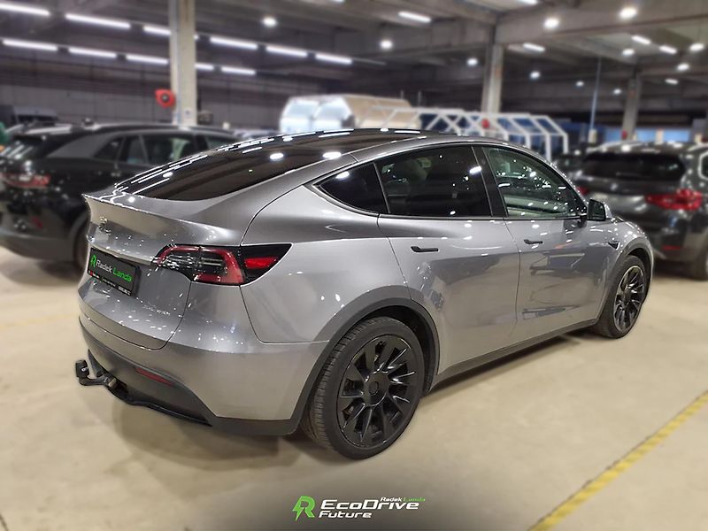 Tesla Model Y (2023) 4×4 | Berlín | Tažné 1 600 kg - fotka 5 z 9