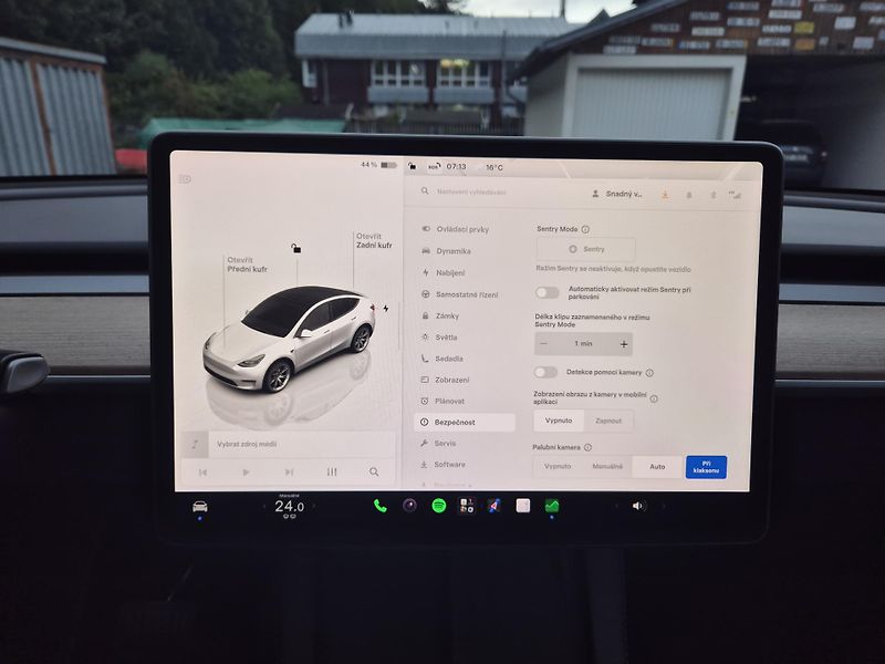 Tesla Model Y ZAMLUVENO ! TZ 92,4% - fotka 25 z 50
