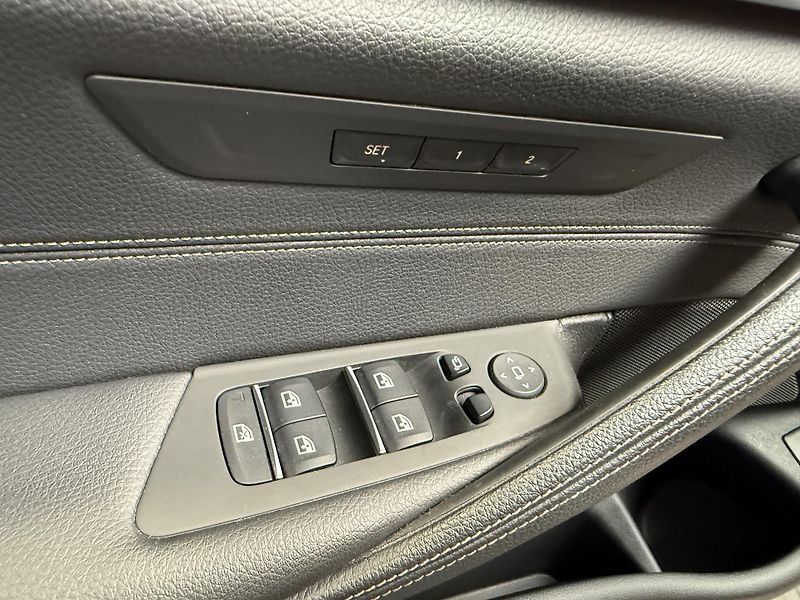 BMW Řada 5 3.0 530d xDrive AT Touring - fotka 10 z 14