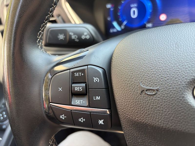 Ford Kuga 4x4 2,5HEV VIGNALE TOP VÝBAVA - fotka 18 z 20
