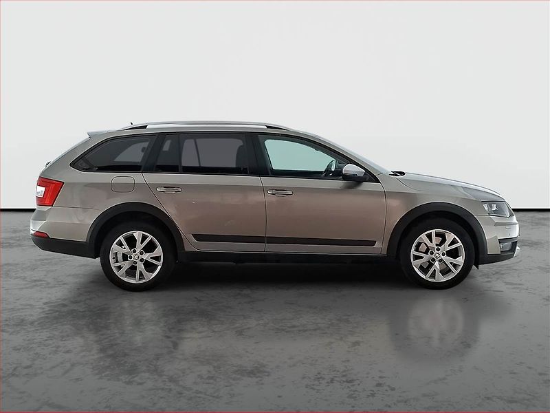 Škoda Octavia (2015) Scout 2.0 TDI, 4X4, Automat - fotka 6 z 21