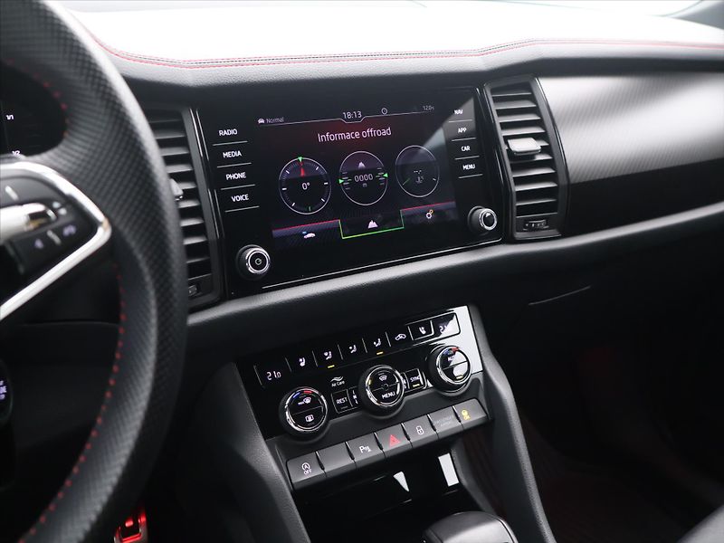 Škoda Kodiaq 2,0 TSI RS 180kW DSG 4x4 DPH - fotka 19 z 32