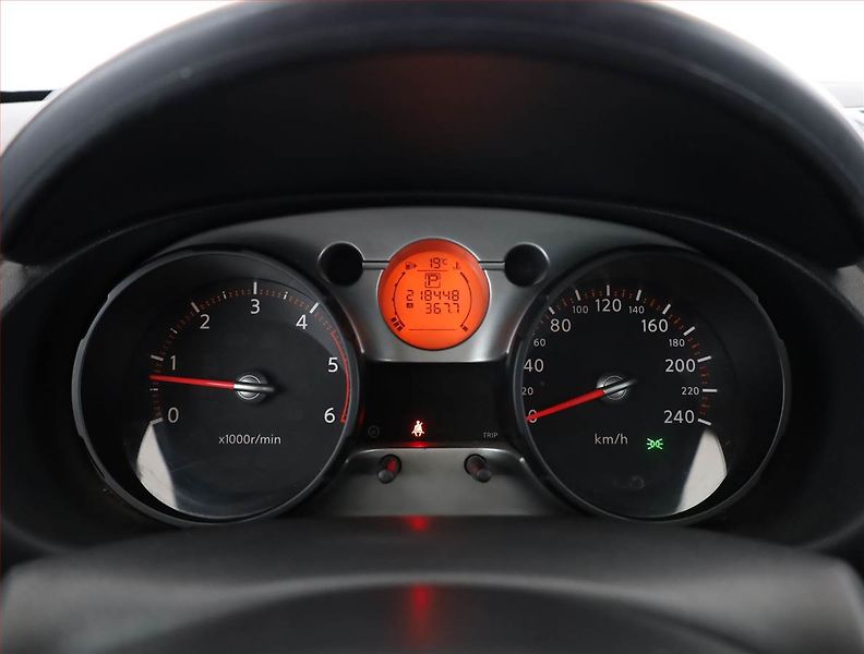 Nissan Qashqai (2008) 2.0 dCi, 4X4, Automat, Navi - fotka 9 z 20