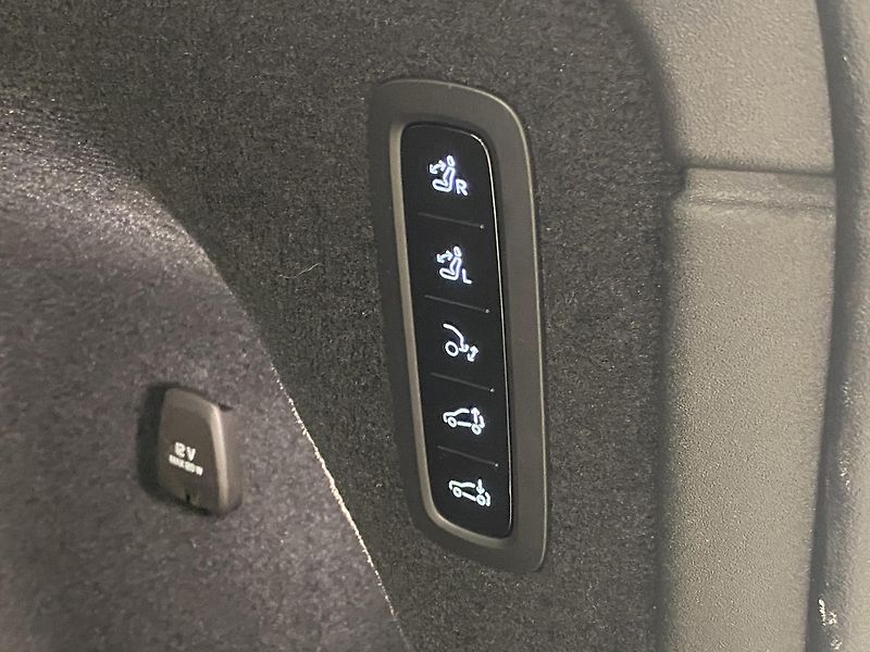 Volvo EX90 PURE ELECTRIC TWIN ULTRA 7m - fotka 35 z 57