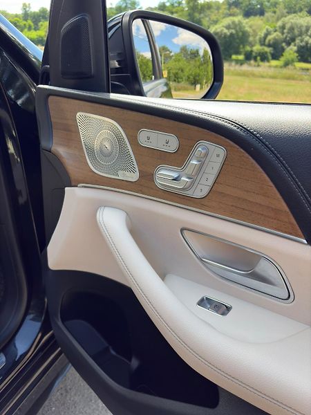 Mercedes-Benz GLE (2021) 300e - fotka 20 z 26