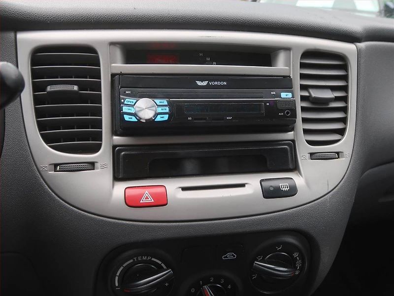 Kia Rio (2010) 1.4 16V, po STK, jezdí skvěle - fotka 13 z 14