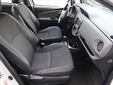 Toyota Yaris (2015) 1.5 Hybrid, Automat, Kůže - náhled 9
