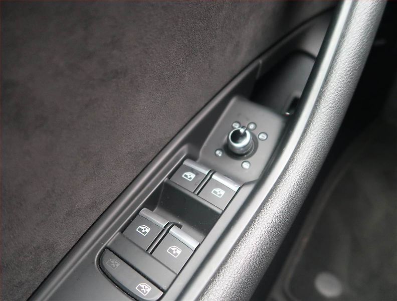 Peugeot 5008 (2018) 2.0 BlueHDi, Kůže, Navi - fotka 13 z 20