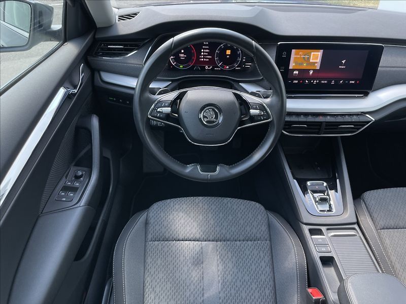 Škoda Octavia 2,0 TDI DSG Combi Style Plus - fotka 7 z 23