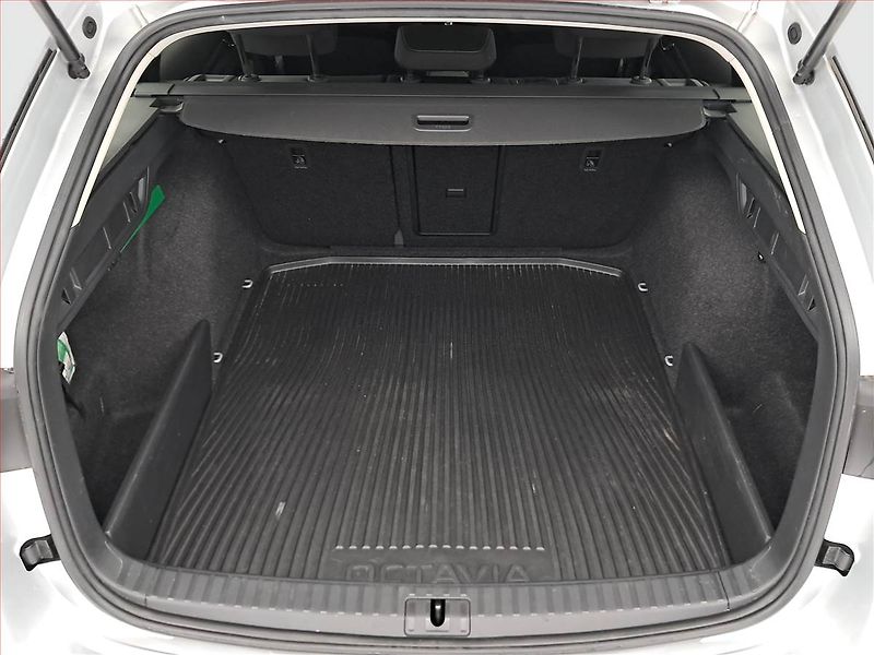 Škoda Octavia (2022) Ambition 2.0 TDI, ČR,1.maj - fotka 14 z 16