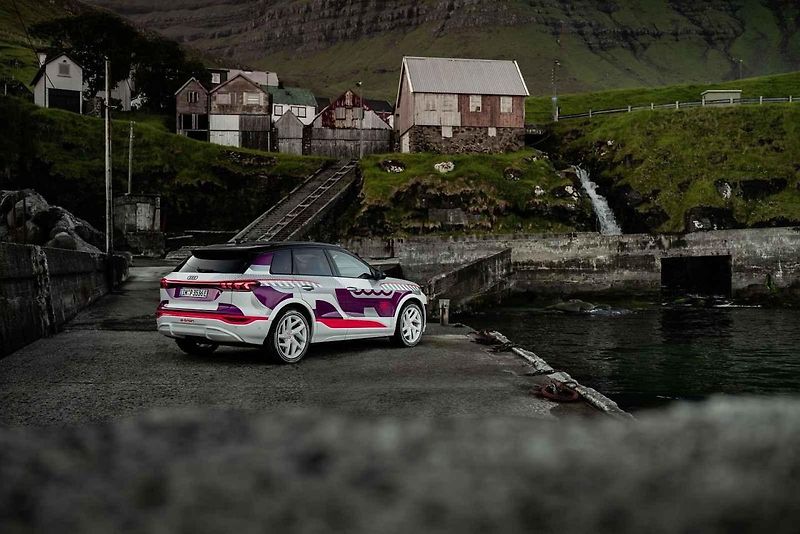 Maskovaný prototyp Audi Q6 e-tron