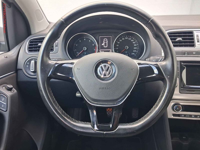 Volkswagen Polo (2014) 1.2 TSi, Highline, DSG - fotka 11 z 17