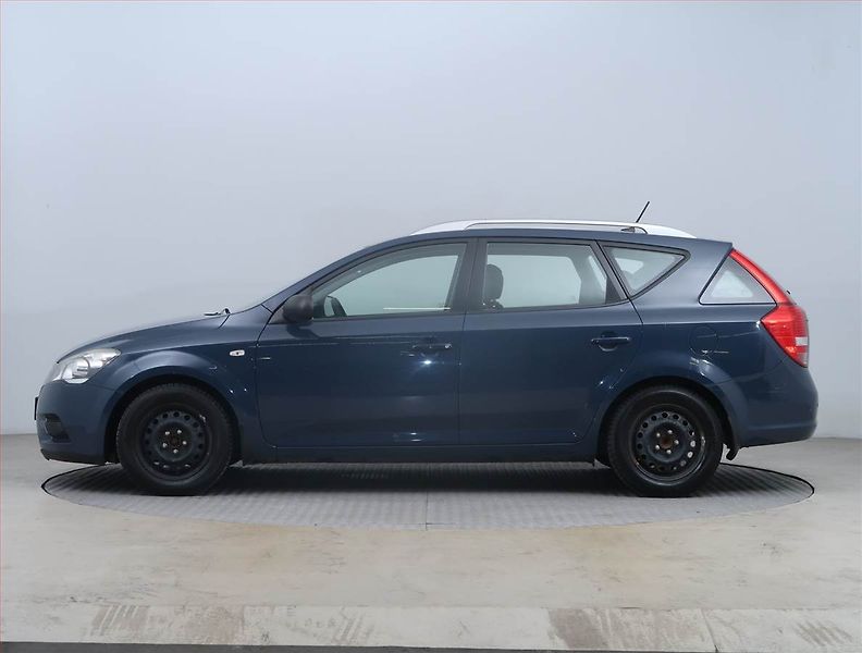 Kia Ceed (2011) 1.6 CVVT, Serv.kniha - fotka 3 z 15