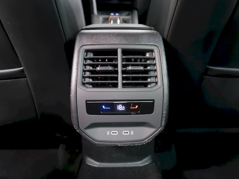 Cupra Leon (2025) ST 1.5 eTSI 110KW DSG - fotka 40 z 43